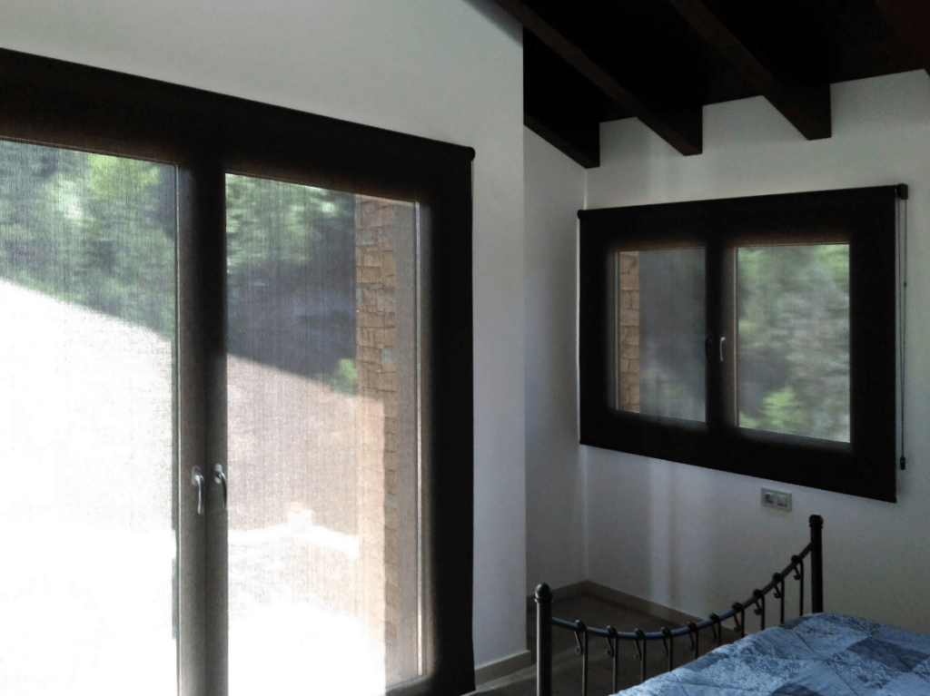Cortines de protecció solar i decorativa